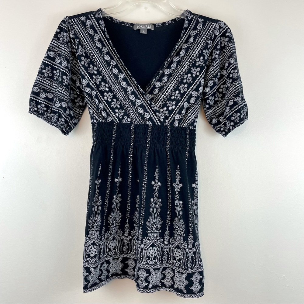 Black & white floral patterned top